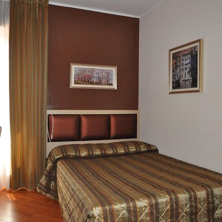 Dulcinea Hotel Múggia Exterior foto
